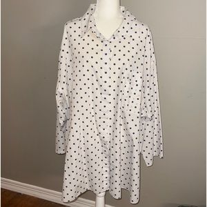 Forelli navy and white polka dot long sleeved button down blouse. Very g…